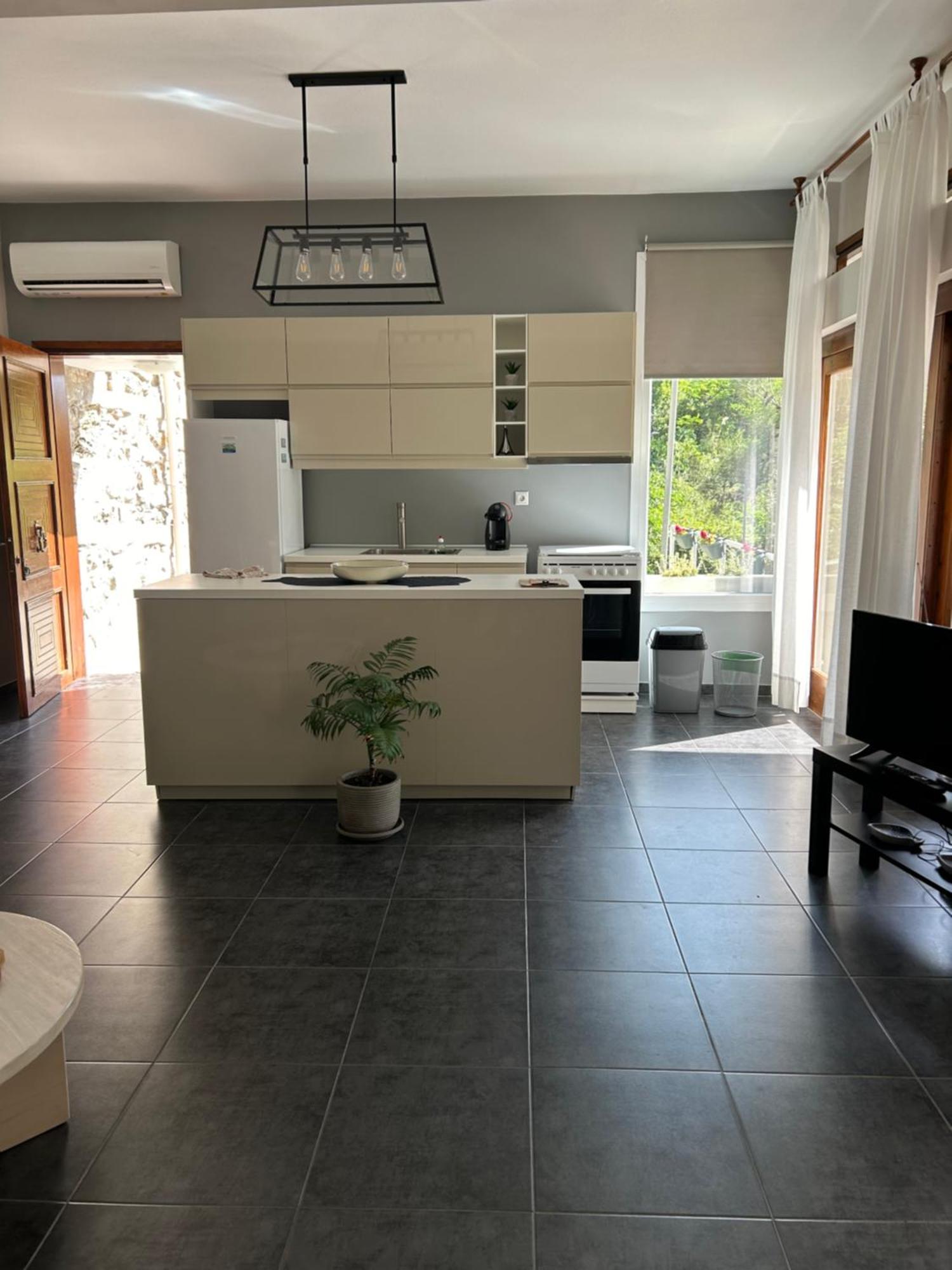 Secret Bay Apartment Palaiontsiflikion
